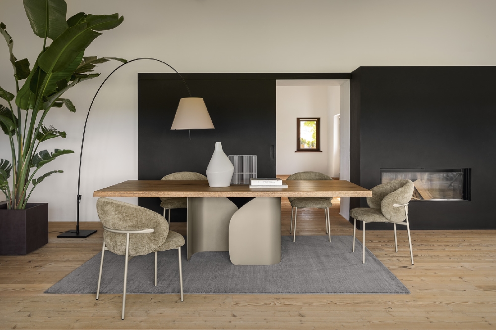 Τραπεζαρία από μασίφ δρύς Calligaris με φυσική υφή – Adamopoulos Casa Ideale Αθήνα